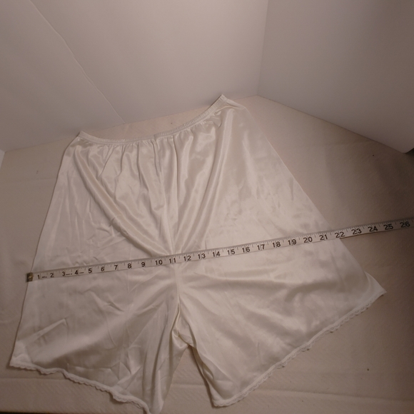 Petti Pants Bloomers Size L Nylon Lace Trim USA Made Vassarette - Picture 3 of 8